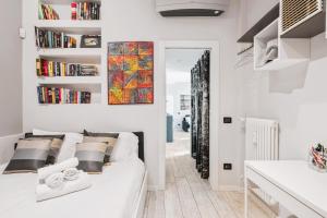 Elegant apartment in Milan center