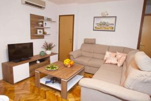 Apartment in Vrbnik - Insel Krk 36848