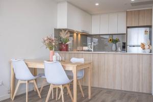 Parramatta 2 Bed Apt with Parking NPA011-3101