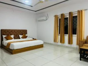 Hotel Surya Inn - Dubbī