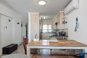 La Mustique 14 - With Inverter