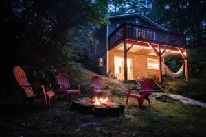 Cute Quiet Cabin Near Attractions, Wi-Fi, Modern & Cozy, Pets Welcome - Rosman