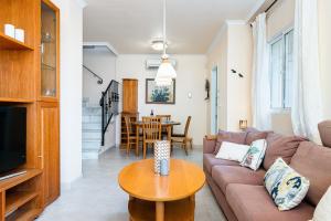 Garden Sweets Chalet