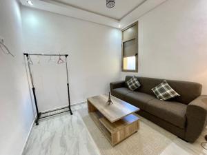 A2 Luxe Moderne et Confort, 7 min du Stade Moulay Abdellah