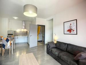 Appartement F2 PMR, climatisé, avec terrasse et parking privé, au cœur de Lamalou-les-Bains - FR-1-451-194