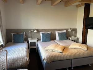 Double Room with Extra Bed room in Hotel Posthuys Vlieland