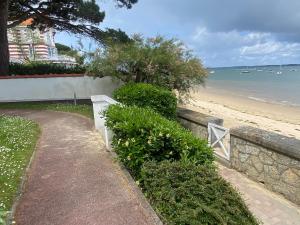 Appartement T3 en bord de mer avec balcon, WIFI et parking sécurisé - FR-1-374-23