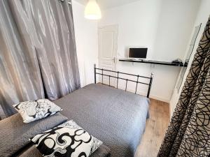 Appartements Appartement cosy avec ascenseur a 150m de la plage et casino, wifi gratuit - FR-1-361-330 : photos des chambres
