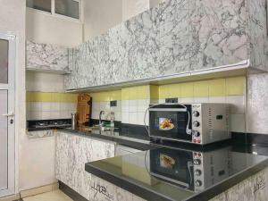 Velasquez Appart Hotel 4