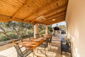 Olive hills house with private pool