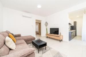 Villa Isola 1, luxury apartment with a pool 