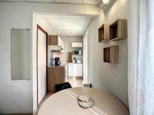 Charmant Studio en Centre-Ville, Proche Thermes avec Balcons et Wifi – Animaux Acceptés - FR-1-451-177
