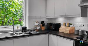 Cambridge Stays - Long term 2BR Flat - Prime location - Walk to centre - Free parking - balcony