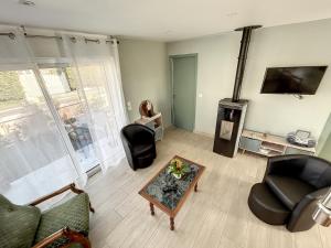 Maisons de vacances Maison renovee 3 chambres, proche mer, jardinet equipe, centre-ville - FR-1-361-464 : photos des chambres