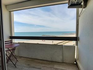 Studio côtier rénové climatisé avec parking privé, Carnon, aménagé pour 3 pers - FR-1-715-23