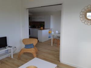 Palavas: Appart rénové F3 climatisé avec parking, 1ère ligne, accès plage, idéal pour 4 pers. - FR-1-715-36