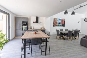Maisons de vacances O Loft - spacieux et climatise - 3 chambres avec 3 salles de bains : photos des chambres