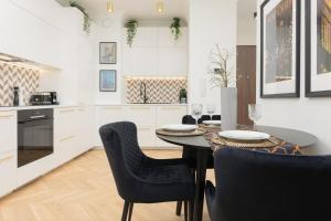 Mennica Residence LUX City Centre by Renters Prestige