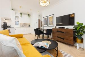 Mennica Residence LUX City Centre by Renters Prestige