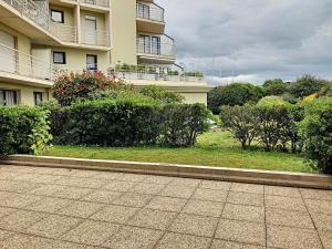 Appartements Appartement moderne avec terrasse et parking, au coeur de Granville, a deux pas de la plage ! - FR-1-361-77 : photos des chambres