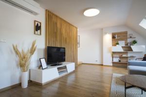 Maisonette Apartment with Terrace