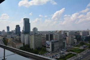 Studio Apartment with Balcony and City View - Świętokrzyska 35 20th floor room in Sleep4you Apartamenty Centrum