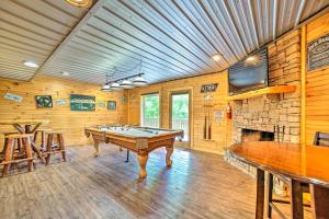 Games, Theater & Views: Gatlinburg Gem Near Trails