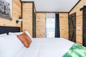 3 Bearly Working Luxury Tiny House Firepit Mins to Lake Guntersville