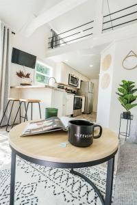 Luxury Tiny House Mins to Lake, Downtown Guntersville Boat Parking