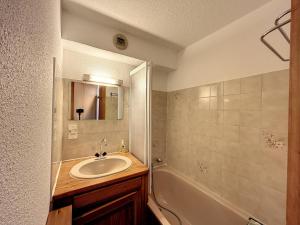 Studio cabine proche centre Combloux, 4 pers, balcon, parking - FR-1-560-53