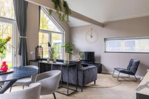 Eco Villa in Latour by Scenic Pond