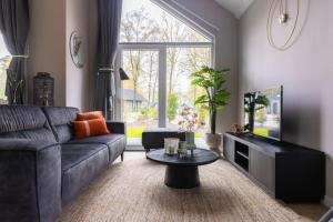 Eco Villa in Latour by Scenic Pond