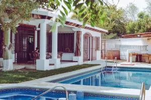 Luxury House 5m walk from the beach - Recado