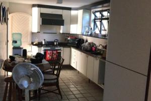 Um sonho de casa frente à laguna