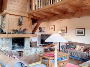 Chalet rénové 3 étoiles, 14 pers, vue Mont Blanc, Wifi - FR-1-560-102