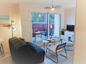 Appartement moderne 3* avec balcon, proche du lac et plage, parking privatif, Wi-Fi inclus - FR-1-239-862