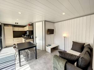 Chalet 4 pers avec piscine chauffée, terrasse privative, à 2 pas de la plage et commerces - FR-1-361-467