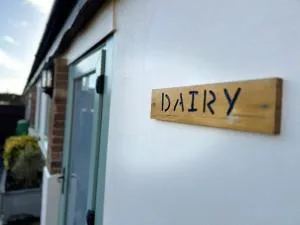 The Dairy, Bramble Farm Cottages - 芬当