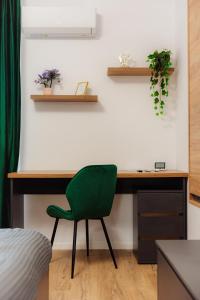 NEW Luxury City Center Studio