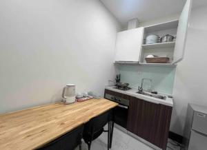 Budget Private Studio with Free Luxurious Pool and Gym by SYM B625