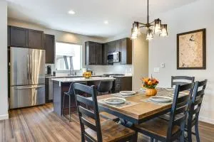 Ski-InandSki-Out Granby Getaway with Fire Pit! - 格兰比