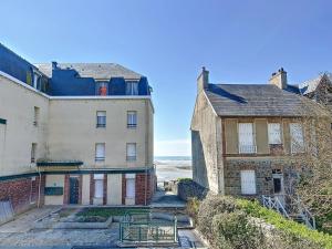 Appartements Appartement renove avec ascenseur - Proche plage et centre-ville - FR-1-361-506 : photos des chambres
