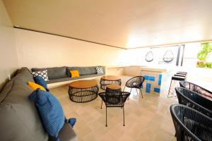 Apartment near the beach, rooftop, pool, sea view.