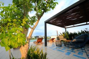 Apartment near the beach, rooftop, pool, sea view.