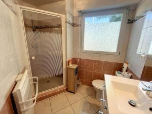 Appartements Appartement cosy a Granville, proche plage pour 2 personnes avec WiFi et parking - FR-1-361-517 : photos des chambres