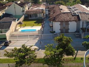 Condomínio com piscina