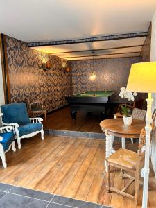 Maisons d'hotes La Grange Aux Hirondelles - Chambre romantique : photos des chambres