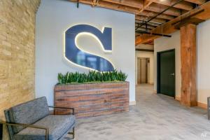 The Blue Serif - 1bd, 1 bth cozy dig