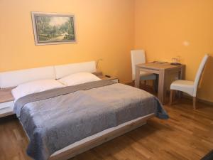 Triple Room room in Guesthouse Pri Štorklji