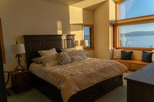 Sierra Lake View at Rubicon by Tahoe Getaways - 3 BR, Panoramic Lake Views, Private Hot Tub & Private beach!